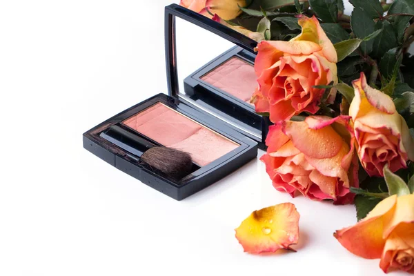 Blusher and roses over white — Stock Photo, Image