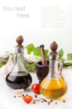 sarımsak, domates, zeytin yağı ve sirke ile herb