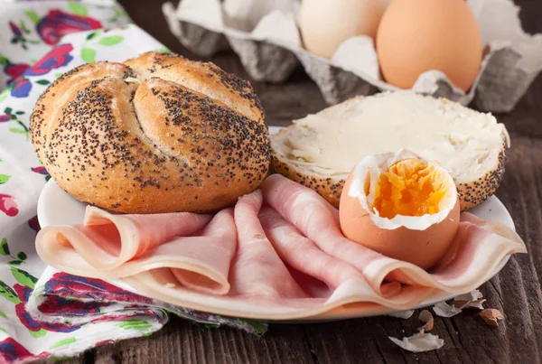 Bread, ham and egg — Stock Photo, Image