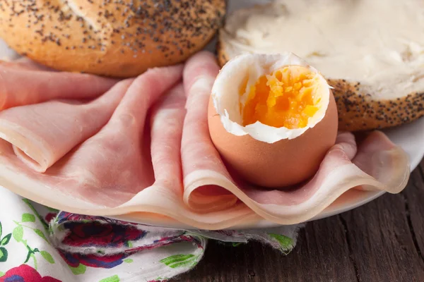 Bread, ham and egg — Stock Photo, Image