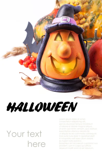 Lanterna de Halloween e abóboras — Fotografia de Stock