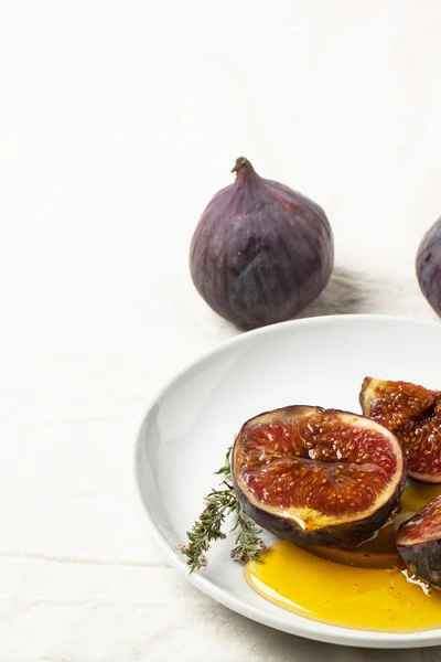 Figs and honey — Stock Photo, Image