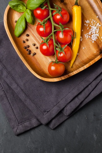 Tomatoes, pepper and basil — Stock Photo, Image