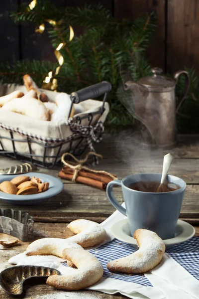 Tea and sugar cookies — Stock Photo, Image