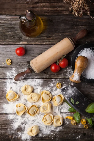 Pasta ravioli on flour — Stock Photo, Image