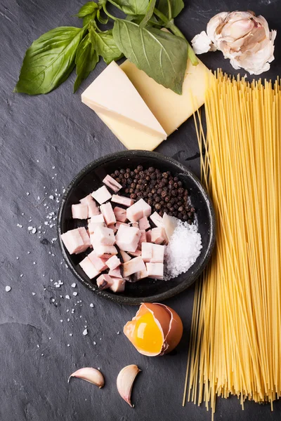 Ingredientes para espaguete alla carbonara — Fotografia de Stock