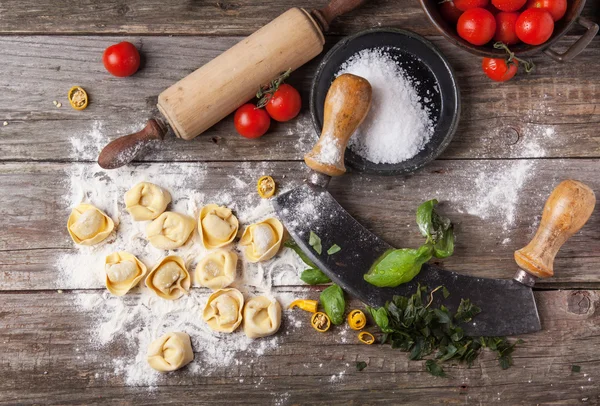 Pasta ravioli on flour — Stock Photo, Image