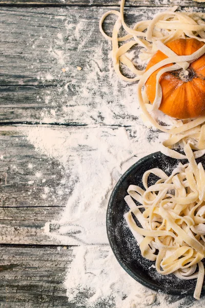 Raw homemade pasta with pumpkin — Stock Photo, Image