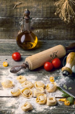 üzerine unu makarna mantı