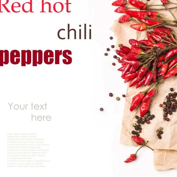 Red hot chili papričky nad bílá — Stock fotografie