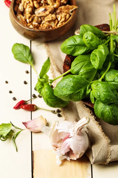 Basil, garlic and walnuts — Stock Photo, Image
