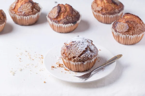 Muffins caseiros com açúcar em pó — Fotografia de Stock