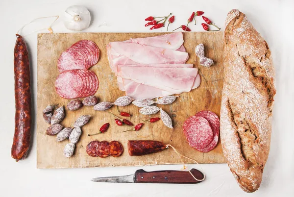 Wurst und Brot — Stockfoto