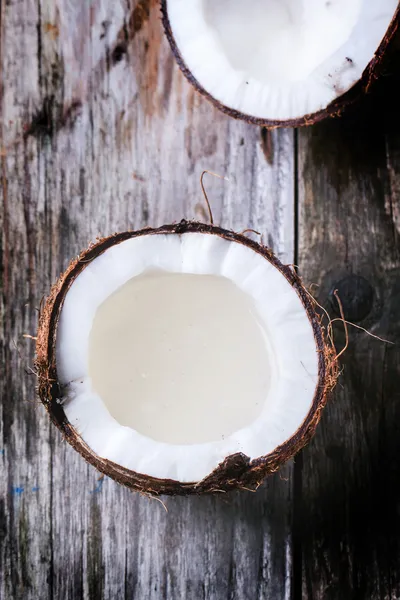 Broken coconut — Stock Photo, Image