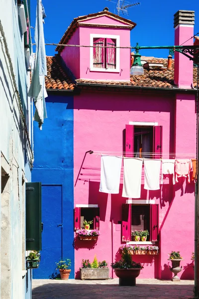 Casas coloridas em burano — Fotografia de Stock