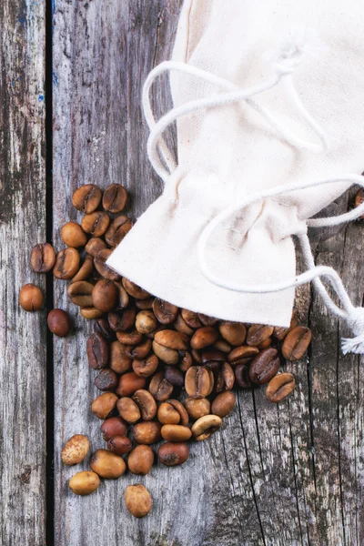 Unroasted decaf coffee beans — Stock Photo, Image