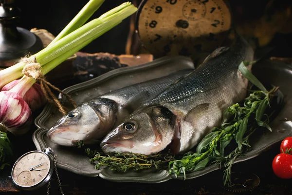 Still life with raw fish — Stock Photo, Image