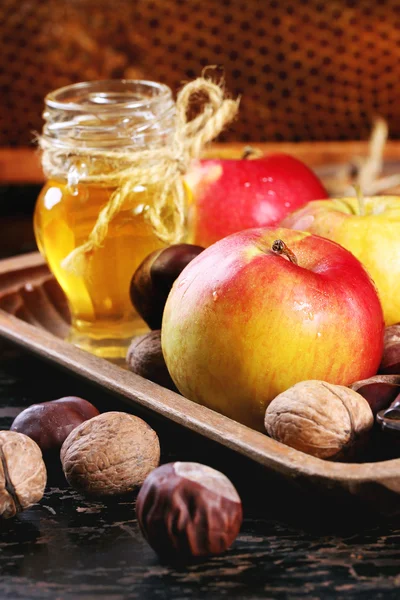 Honey, nuts and apples — Stock Photo, Image