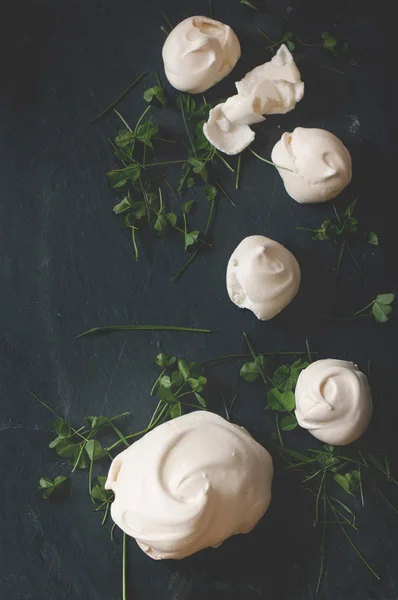 Merengue com grama — Fotografia de Stock