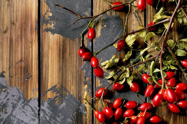 Rose Hip Berries Branch Leaves Old Wooden Plank Background Autumn — Stock Photo, Image