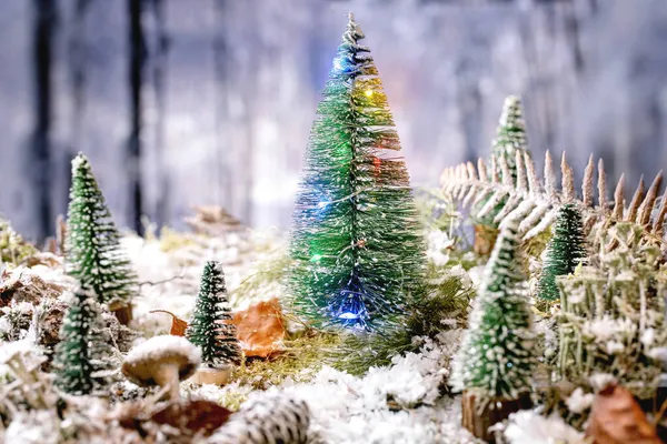 Tarjeta Felicitación Navidad Año Nuevo Con Árbol Navidad Decorativo Iluminado — Foto de Stock