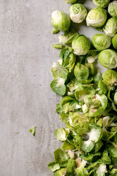 Heap Skalade Råa Organiska Brysselkål Mini Kål Kål Skal Över — Stockfoto