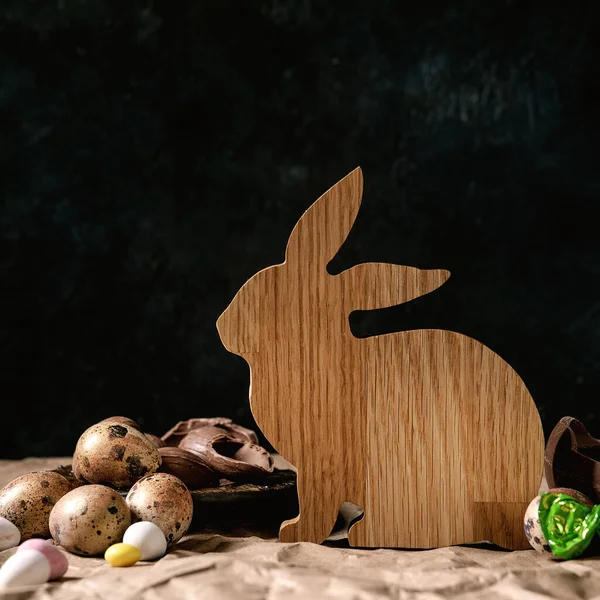 Easter Mood Still Life Wooden Rabbit Decoration Golden Quail Eggs — Stock Photo, Image