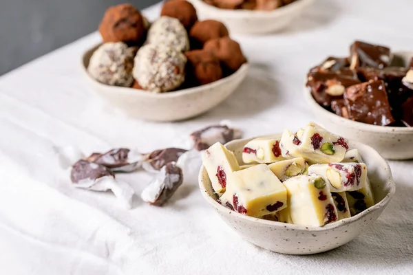 Variety Homemade Toffee Chocolate Almond Nuts Candy Dark Chocolate Truffle — Stockfoto
