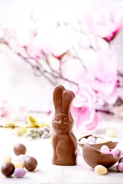 Biglietto Auguri Pasquale Con Caramelle Cioccolato Coniglio Caramelle Uova Rami — Foto Stock