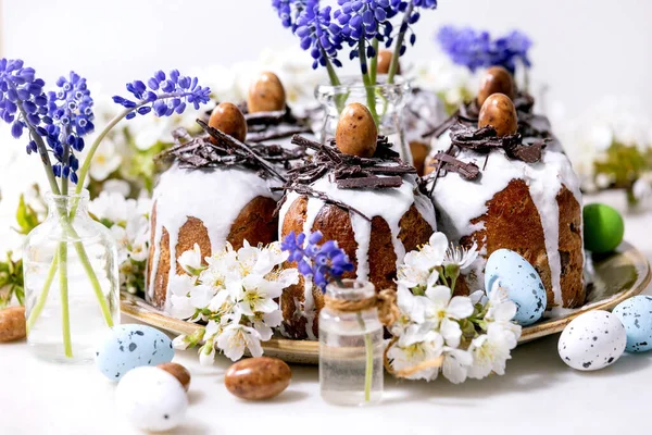 Homemade Traditionla Easter Kulich Cake Chocolate Nests Eggs Blossoming Cherry — Stock Photo, Image