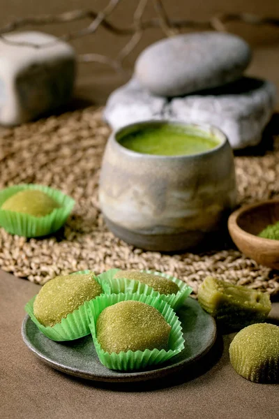 Tradicional Asiático Arroz Sobremesa Doce Verde Matcha Mochi Com Xícara — Fotografia de Stock