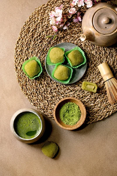 Asian Rice Dessert Sweet Green Matcha Mochi Cup Frothed Matcha — Stock Photo, Image