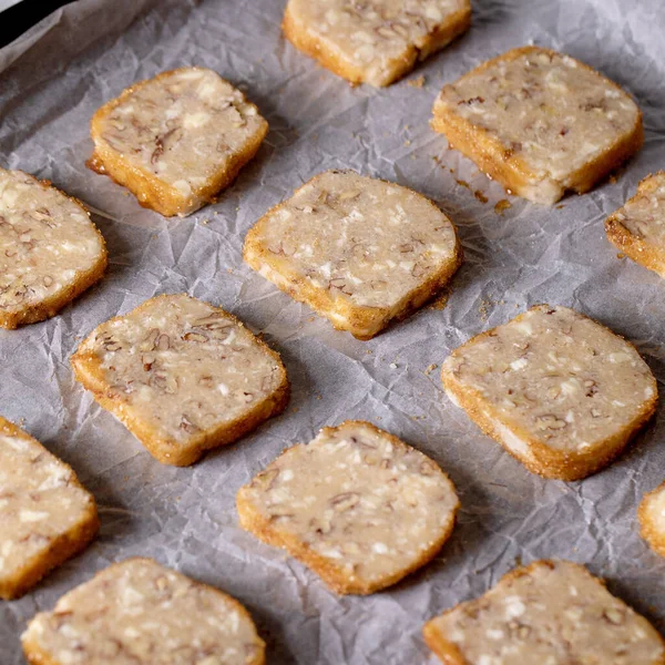 Нарезание Домашнего Теста Песочного Хлеба Приготовления Сахарного Печенья Орехами Белого — стоковое фото