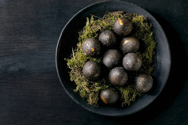 Concetto Pasqua Nera Uova Nere Colore Bio Con Macchie Dorate — Foto Stock