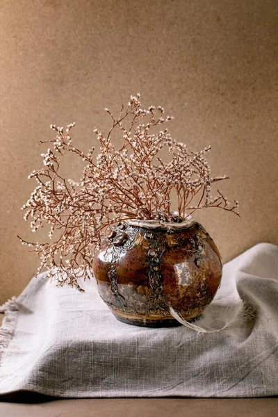 Home Interior Dry Flowers Bouquet Brown Copper Glaze Handcrafted Ceramic 로열티 프리 스톡 사진