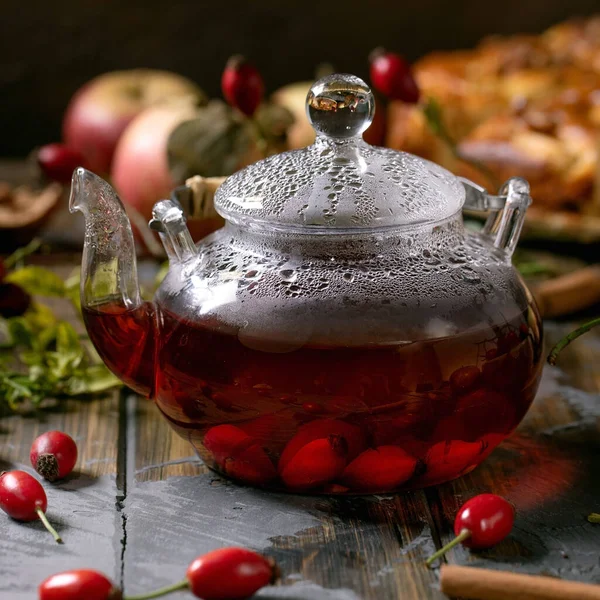 Winter Hot Beverage Rosehip Berries Herbal Tea Glass Teapot Standing — Stock Photo, Image