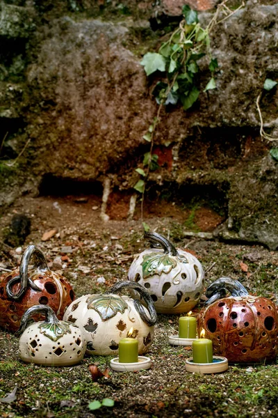 Halloween Thanksgiving Garden Decorations Set Different Hand Crafted Ceramic Pumpkins 스톡 이미지