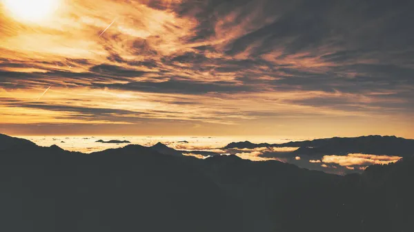 Alpine Panorama Low Clouds Mountains Idyllic Landscape — Stock Photo, Image