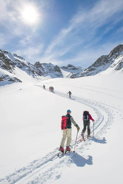 Ski Bergbeklimming Piste Zwitserse Alpen Met Klimmers — Stockfoto