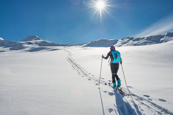 Ski Mountaineering Track Slightly Uphill Skirt — Stockfoto