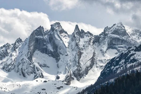 Granite Mountains Alps Peaks Icy Snow Them — стоковое фото