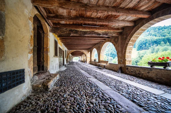 Antiguo Arcade Averara Brembana Valley Bergamo Italia — Foto de Stock