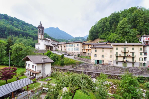 Small Town Avevara Brembana Valley Lombardy Italy — Stockfoto