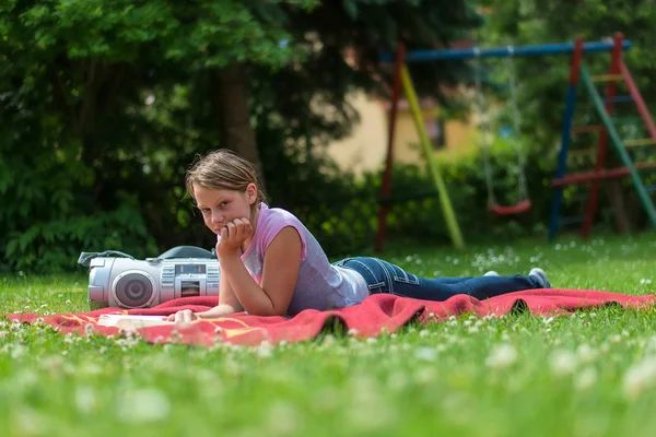 Young girl — Stock Photo, Image