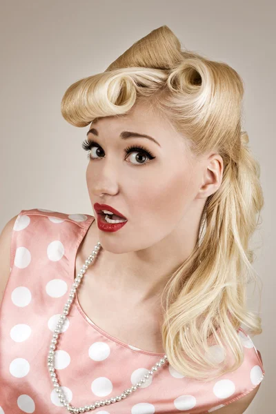 Pin-up style portrait of surprised girl — Stock Photo, Image