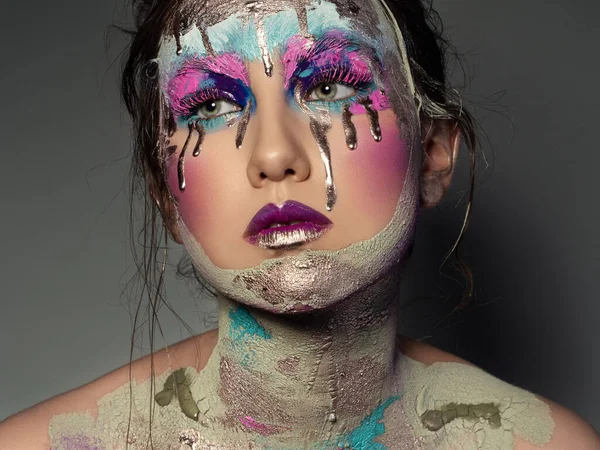 Retrato de mulher com maquiagem de moda criativa — Fotografia de Stock