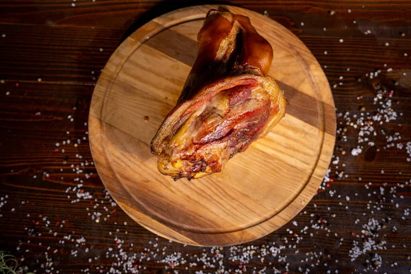 Juicy Smoked Pork Shank Delicious Meat Appetizer Sliced Pieces Wooden — Stock Photo, Image