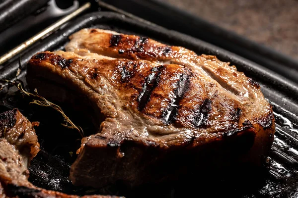 Viande Pendant Grillage Côtelette Porc Grillée Sur Gril Contexte Recette — Photo