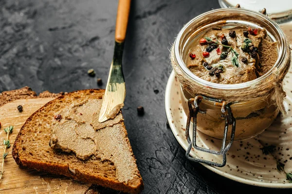 Patè Fegato Pollo Sul Pane Nel Barattolo Menù Del Ristorante — Foto Stock