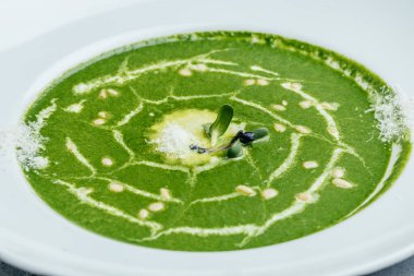 Brokoli, ıspanak kremalı çorba, sebze çorbası. Afiş, yemek tarifi geçmişi. Kapat.,